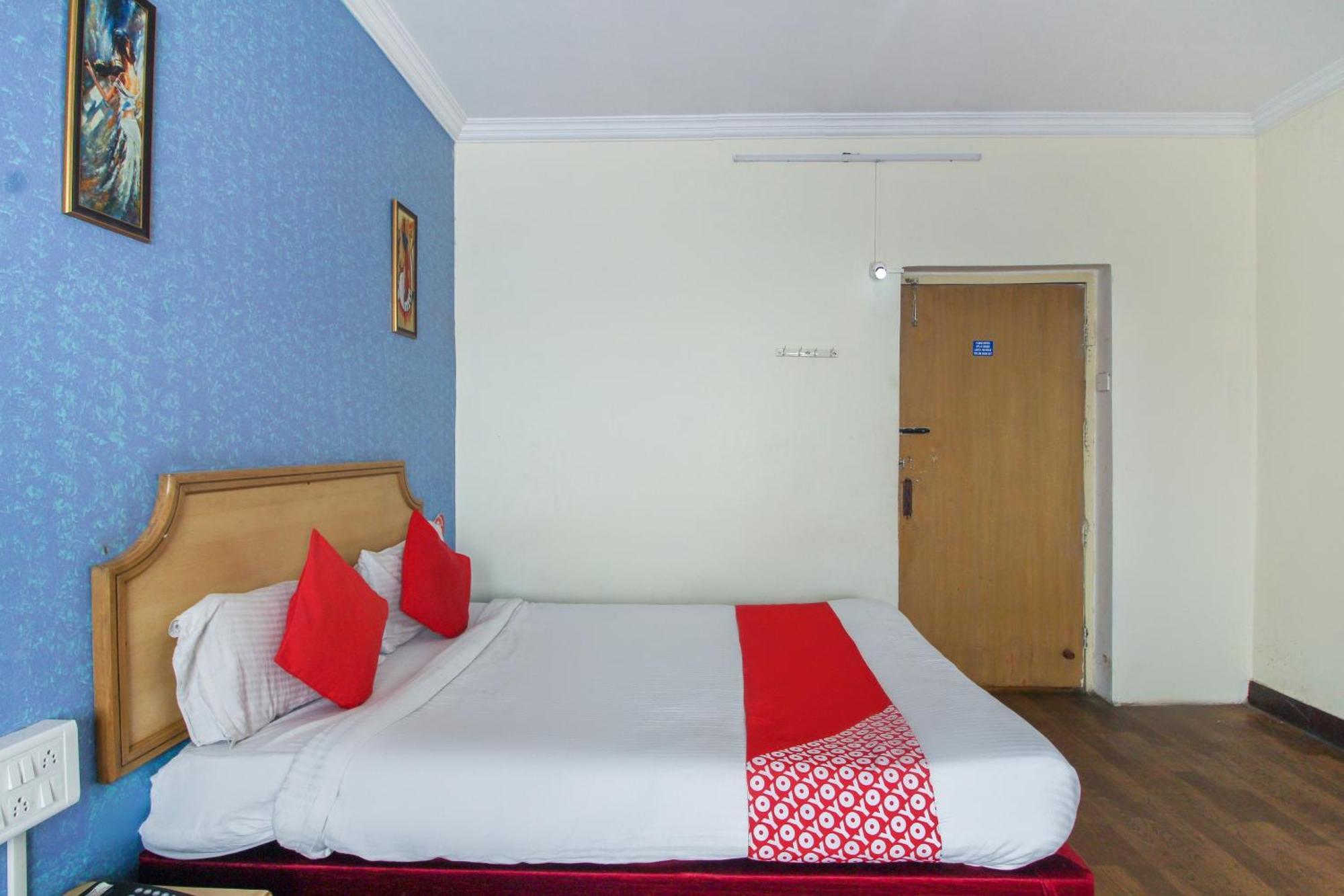 Hotel O Luxury Villas Near Begumpet Airport Hyderabad Exterior photo